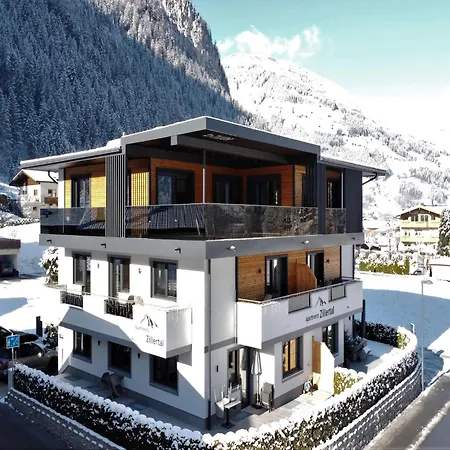 Chalet In Mayrhofen Near Ski Lifts, Cleaning Included דירה *