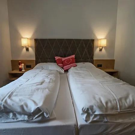 Chalet In Mayrhofen Near Ski Lifts, Cleaning Included Apartman